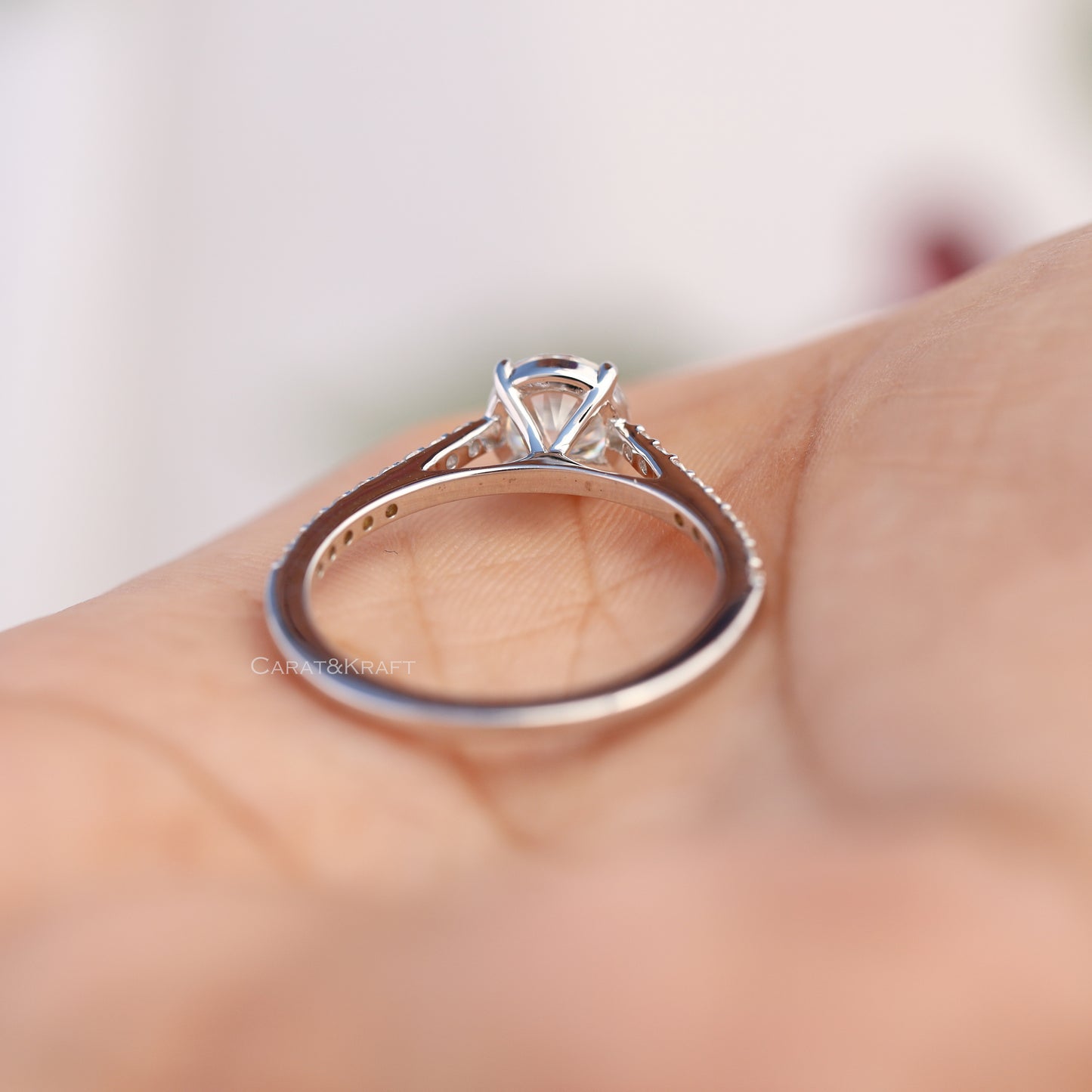 6mm Round Cut Moissanite Diamond Engagement Ring