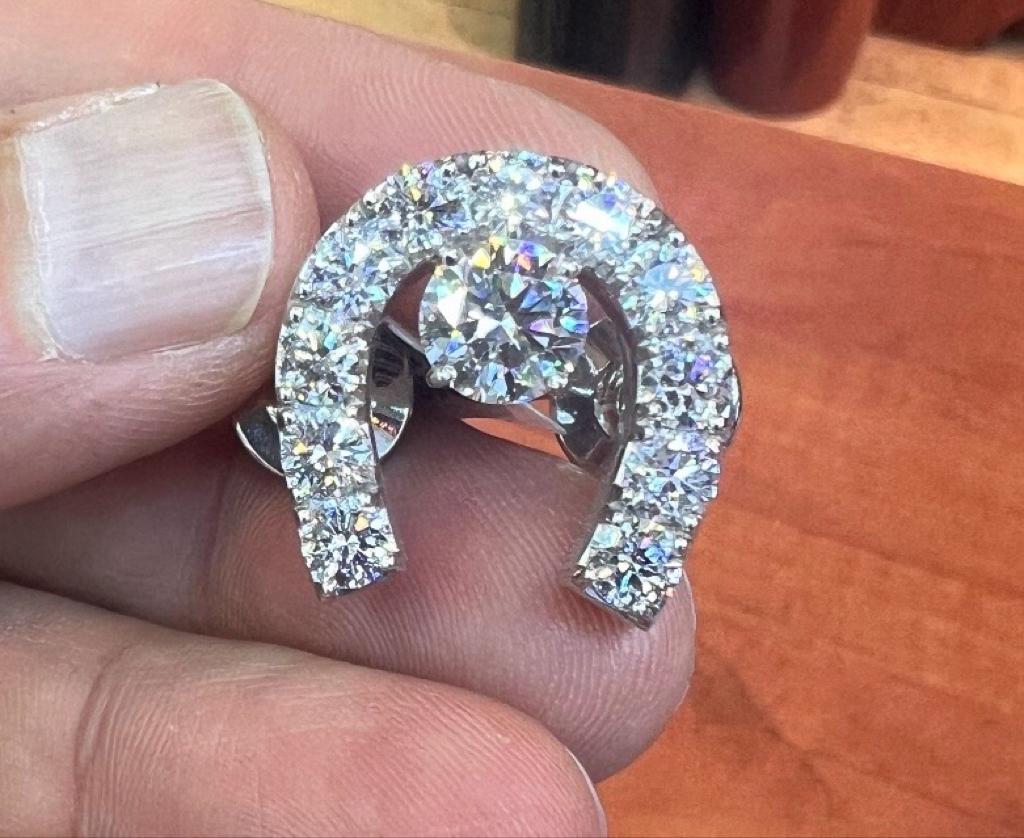 7 cts in center and 4 ct on each side & 4CT Center Round Diamond Collar Pin Cad