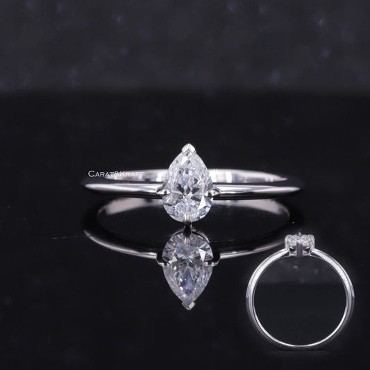 lab grown diamond engagement ring 