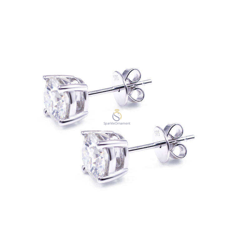 Round Lab Grown Diamond Stud Earring For Women